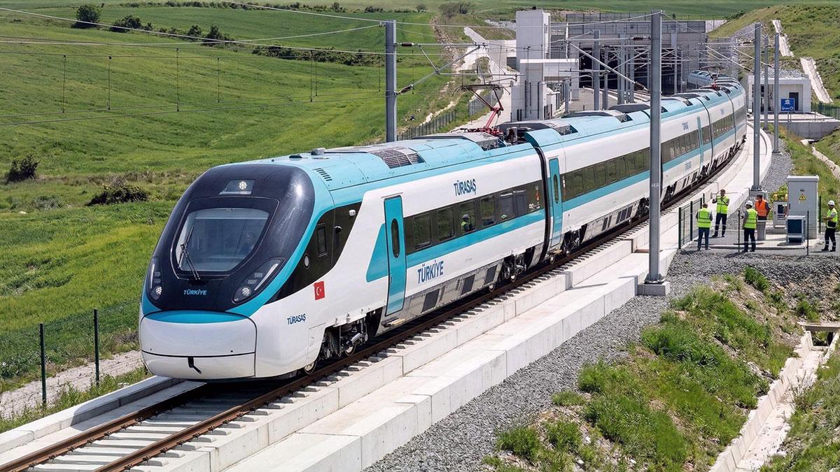 Türkiye’de demiryolu yatırımları son durum nedir? Hızlı tren hattı kaç kilometre oldu? 3.000 personel gece gündüz çalışıyor
