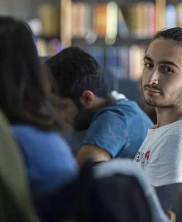Hayaller yerini hayatta kalma mücadelesine bıraktı: Gençlerin yüzde 84’ü kendi ülkesinde “yabancı” kalıyor