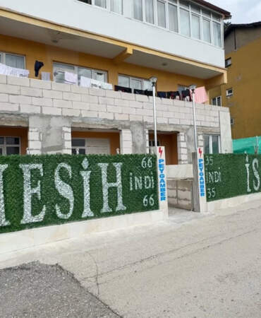 Karabük’te ilginç olay: ‘Ben mesihim’ dedi duvarlara yazılar yazdı