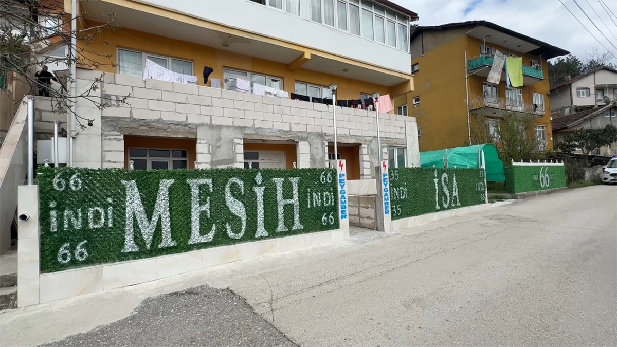 Karabük’te ilginç olay: ‘Ben mesihim’ dedi duvarlara yazılar yazdı