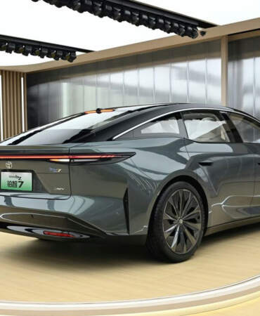 Toyota’dan elektrikli otomobil piyasasına iddialı giriş: Tesla rakibi ‘bZ7’ 1 saatte 3.100 sipariş aldı