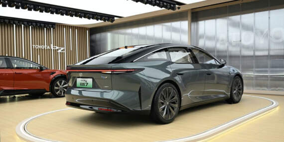 Toyota’dan elektrikli otomobil piyasasına iddialı giriş: Tesla rakibi ‘bZ7’ 1 saatte 3.100 sipariş aldı