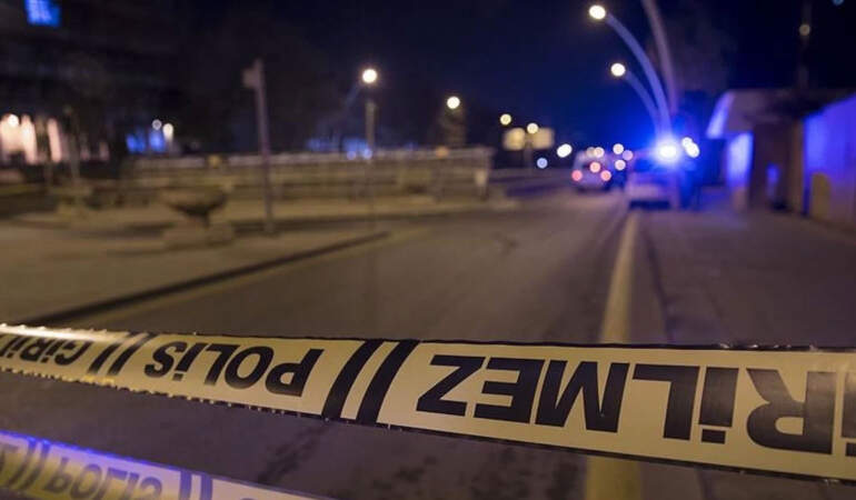 Bağcılar’da bıçaklı kavga: Müdahale eden 2 polis yaralandı