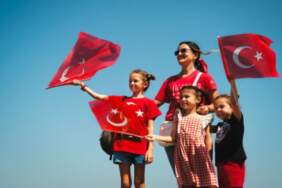 23 Nisan hangi gün, resmi tatil mi? MEB takvimi ile 24 Nisan Cuma tatil kararı açıklandı