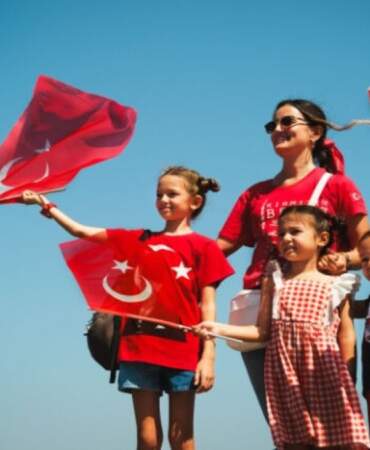 23 Nisan hangi gün, resmi tatil mi? MEB takvimi ile 24 Nisan Cuma tatil kararı açıklandı