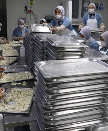 100 kadına istihdam sağladığı imalathanesinde günde 4,5 ton üretim yapılıyor: Zincir marketler kapış kapış alıyor