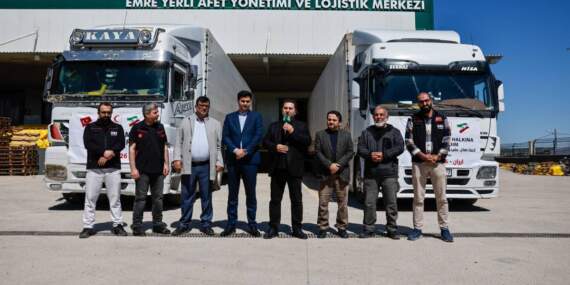 Türkiye’den İran’a 5 tır insani yardım