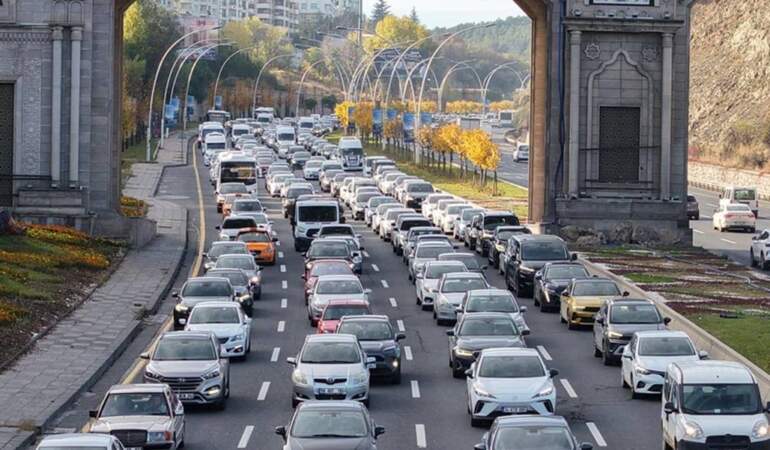 En riskli sürücü 54 bin lira ödeyecek: Nisan ayı trafik sigortası tarifesi belli oldu