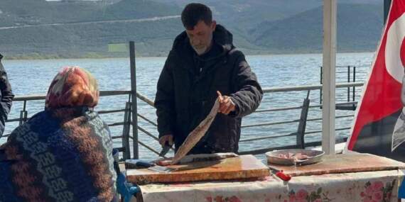 Su miktarı çoğaldı, balık azaldı, talep de arttı: Kilosu 600 TL’den sezonu karşıladı