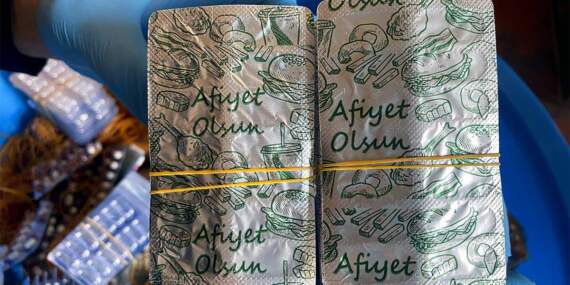 ‘Islak mendil’ kılıfında uyuşturucu operasyonu: ‘Afiyet olsun’ ambalajıyla kamufle ettiler