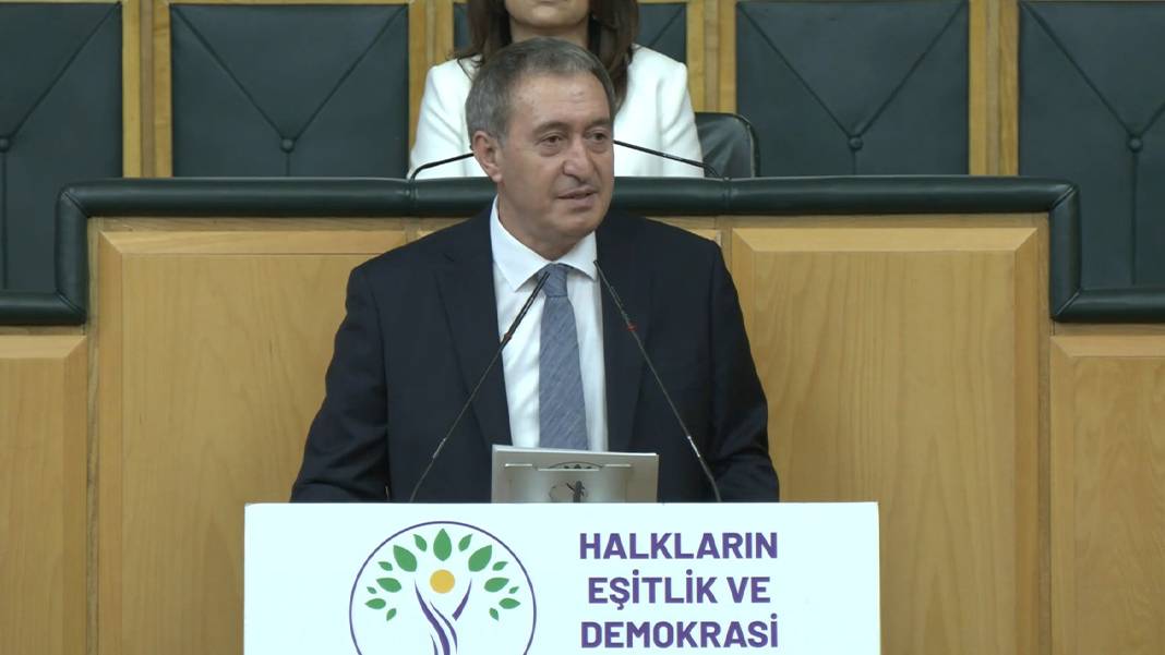 Tuncer Bakırhan:  Kayyum ve uzaklaştırma neden sadece CHP ve DEM Parti’ye? Neden AK Partili belediyelere yapılmıyor?