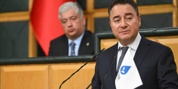 Babacan’dan iktidara ’49 milyar dolar nerede?’ sorusu: Ucuz dövizi alıp katmerli kazandılar