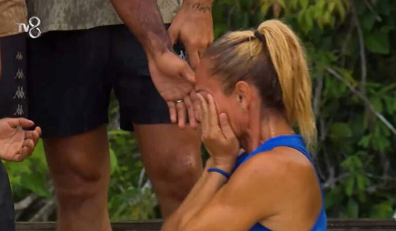 Survivor’da gerilim bir an olsun azalmıyor! İletişim oyununu kim kazandı? Seren Ay ve Lina Nagihan’ı ağlattı!