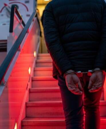 16’sı kırmızı bültenle aranan 61 suçlu Türkiye’ye getirildi