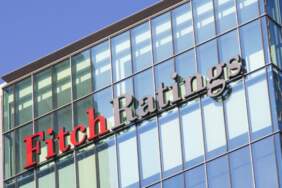 Fitch, Türkiye’nin kredi görünümünü pozitiften durağana çevirdi