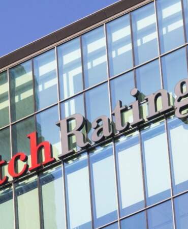 Fitch, Türkiye’nin kredi görünümünü pozitiften durağana çevirdi