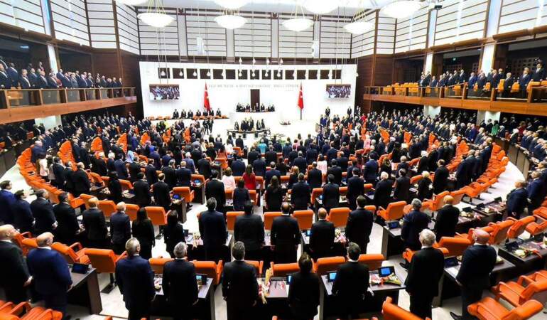 Meclis’te “yoklama talebi” için yeni düzenleme: Gerekli vekil sayısı artırılıyor