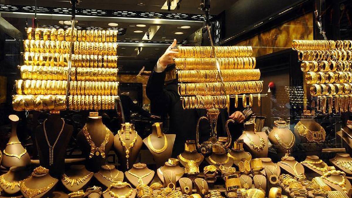 Altının kilogram fiyatı 6 milyon 935 bin liraya yükseldi