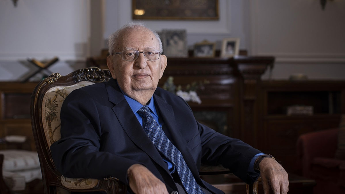 Hüsamettin Cindoruk vefat etti