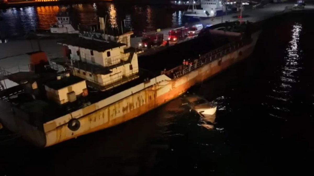 Üsküdar’da korku dolu anlar: Gemiye çarpan tekne battı