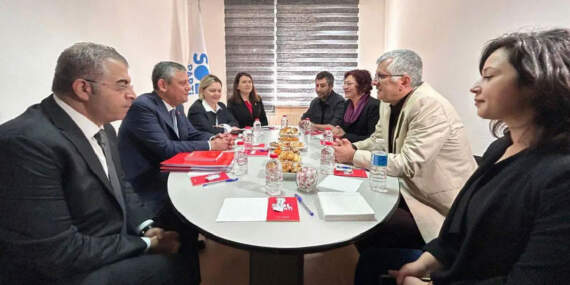 Özgür Özel’den SOL Parti’ye ziyaret