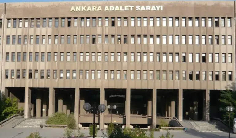 Adliyede zabıt katibinden vurgun: Emanet paraları sanal bahiste kaybetti