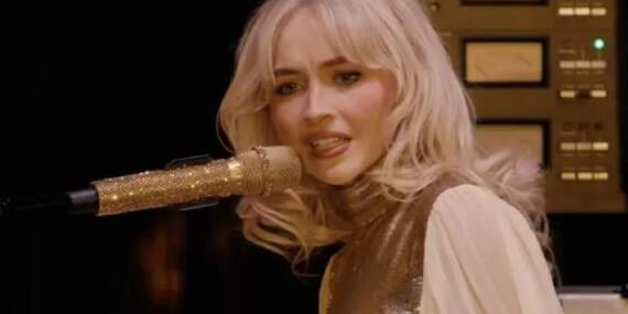 Zılgıt tartışmasına açıklama: Şarkıcı Sabrina Carpenter geri adım attı