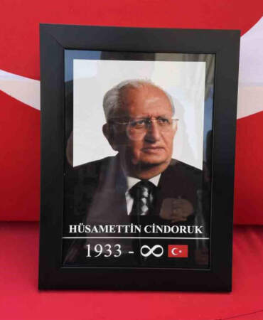 Hüsamettin Cindoruk son yolculuğuna uğurlandı