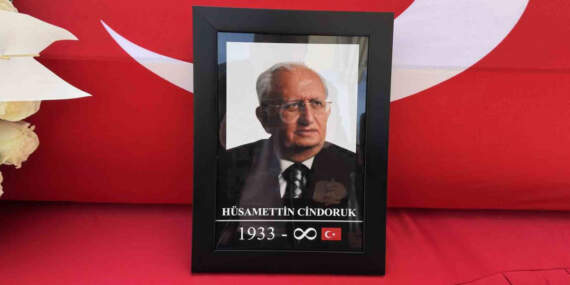 Hüsamettin Cindoruk son yolculuğuna uğurlandı