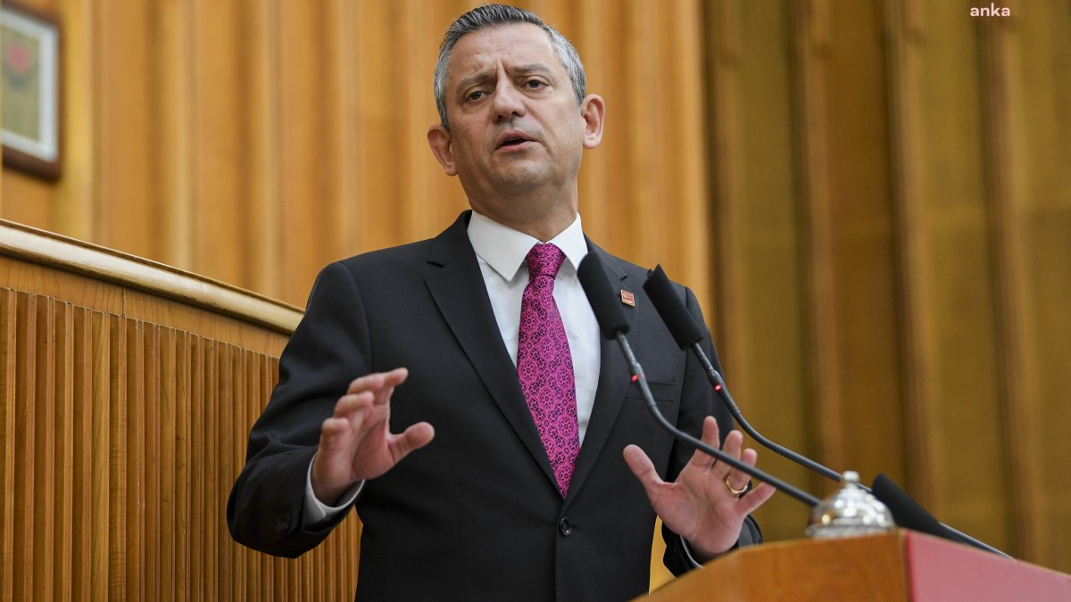 Özel’den Adalet Bakanlığı’na “Bilgi Notu” tepkisi: Talimatla haber yazdırılmak isteniyor