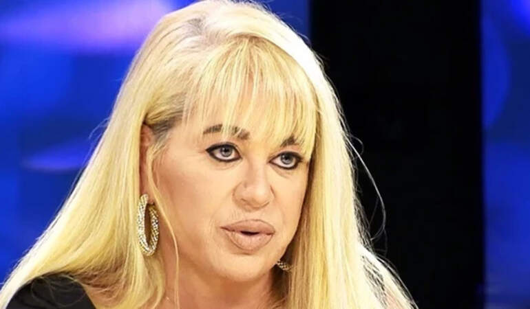 Zerrin Özer’den kötü haber: “Beyincik damarlarım tıkalı, tek başıma yürüyemiyorum”