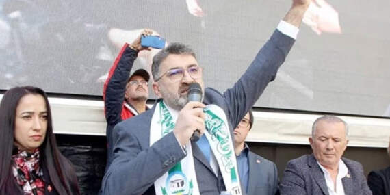 CHP’li bir belediye başkanı partisinden istifa etti