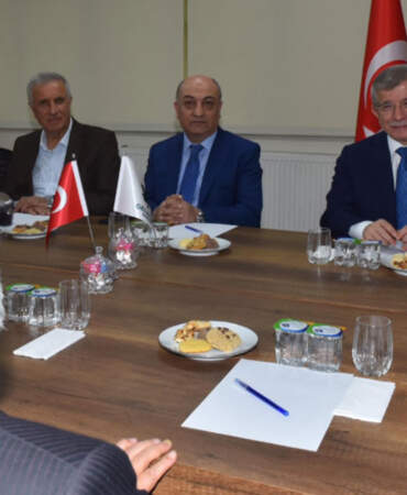 Davutoğlu’ndan İran girişimi