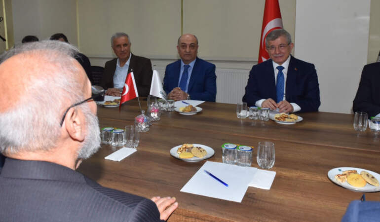 Davutoğlu’ndan İran girişimi