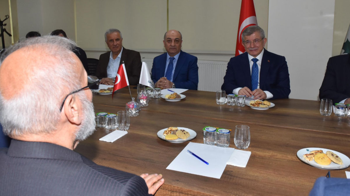 Davutoğlu’ndan İran girişimi