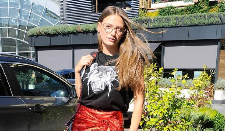 Serenay Sarıkaya stilini konuşturdu! Gözlükleri sosyal medyayı salladı: Son derece iddialı