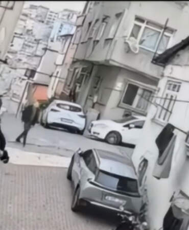 Gündüz vakti 3’üncü kata tırmanıp çantayı çaldı: O anlar kamerada