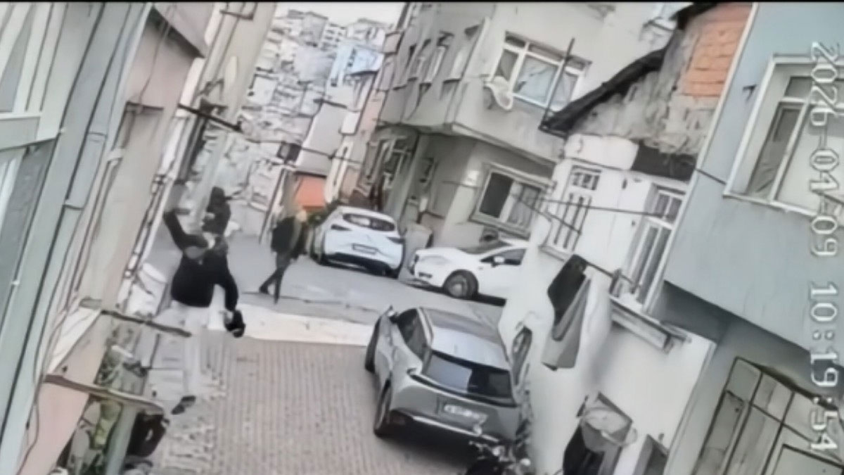 Gündüz vakti 3’üncü kata tırmanıp çantayı çaldı: O anlar kamerada