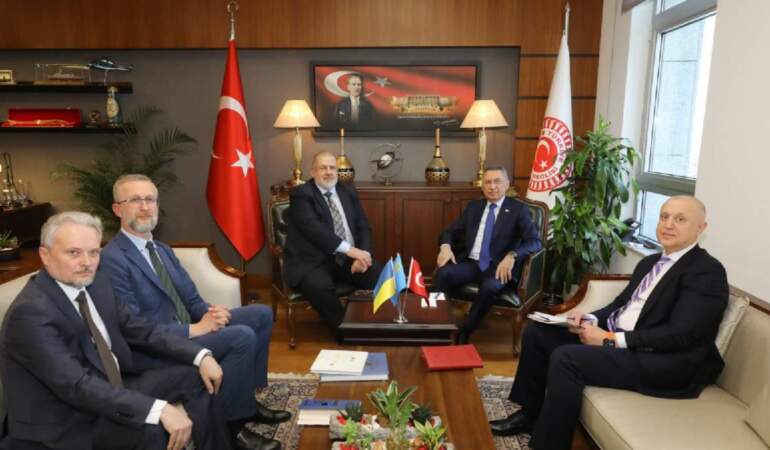 Fuat Oktay, Kırım Tatar Milli Meclisi Başkanı Ve Ukrayna Büyükelçisini ağırladı