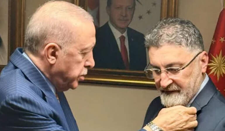 CHP’den istifa eden Serik Belediye Başkanı AK Parti’ye katıldı