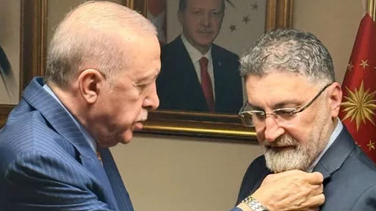 CHP’den istifa eden Serik Belediye Başkanı AK Parti’ye katıldı