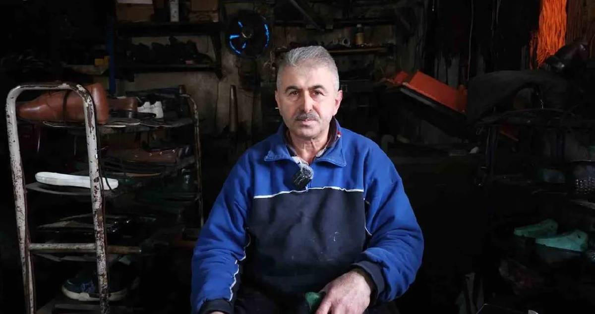 26 yıllık atölyesini işletiyor, teknolojiye kafa tutuyor! Zonguldak’ın tek ayakkabı üreticisi