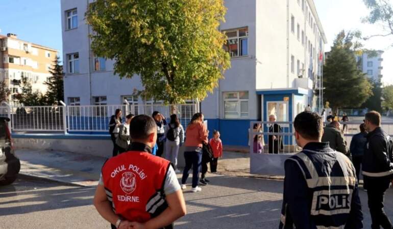 Saldırılar sonrası ilk tedbir kararı: Okullara randevusuz girilmeyecek