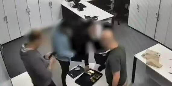 Interpol’ün kırmızı bültenle aradığı altın kaçakçısı İstanbul’da yakalandı