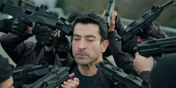Yapı Kredi’den şiddet içerikli dizilere reklam kararı