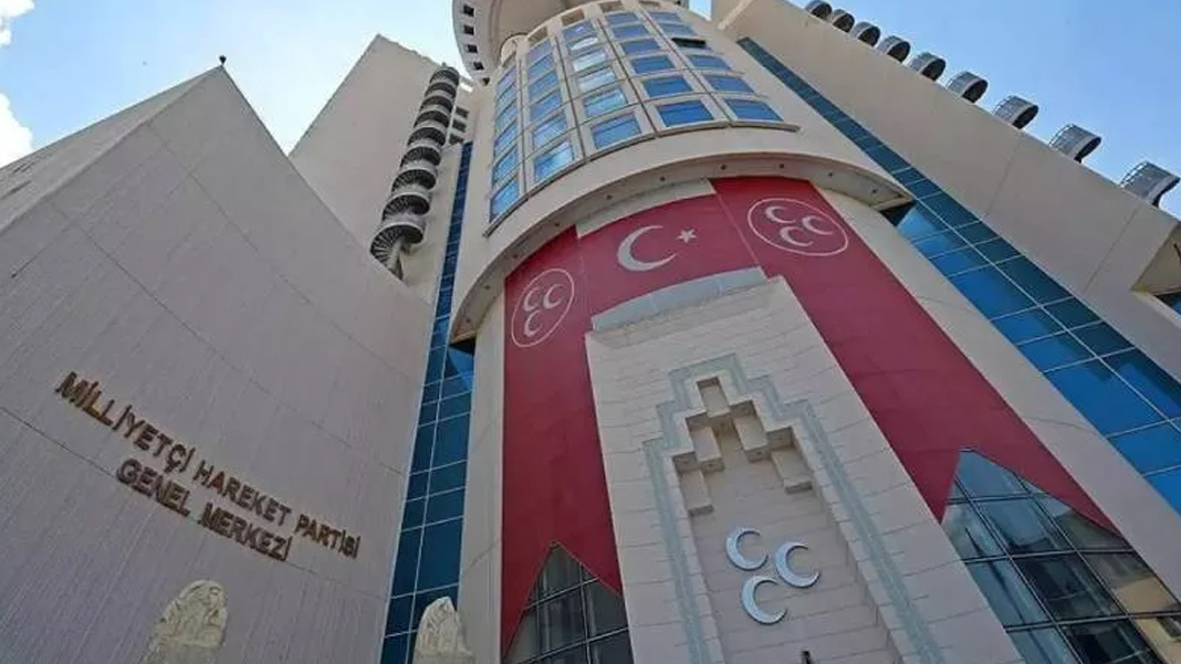 MHP’de İzzet Ulvi Yönter depremi devam ediyor: Bilecik ve Çanakkale İl Teşkilatları da feshedildi