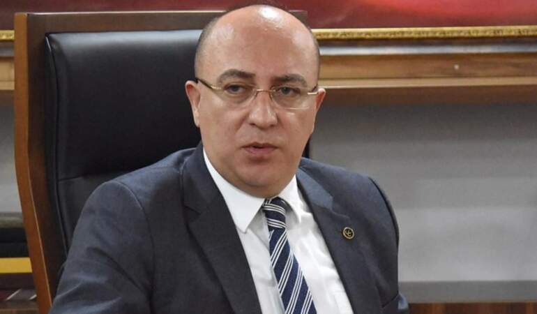 İki il daha feshedildi, İzzet Ulvi Yönter hesabını kapattı