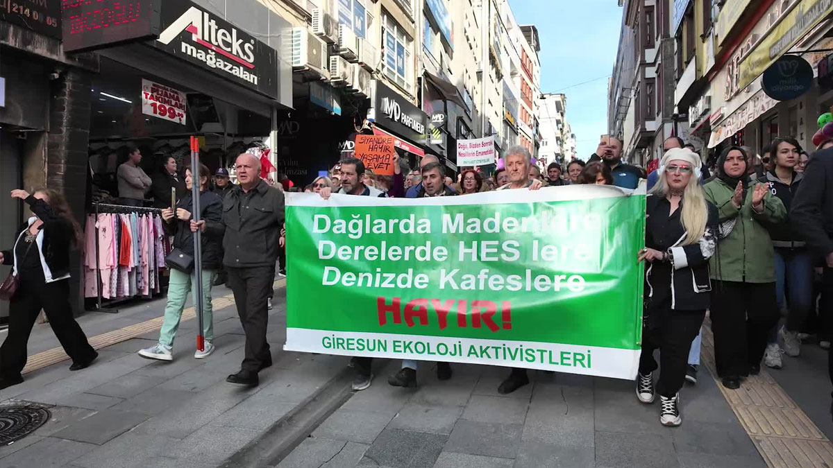 Giresun’da madene karşı yüzlerce kişi yürüdü: Doğamıza ve yaşam alanlarımıza sahip çıkıyoruz