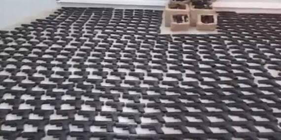 Silah kaçakçılarına operasyon: Binlerce silah ele geçirildi