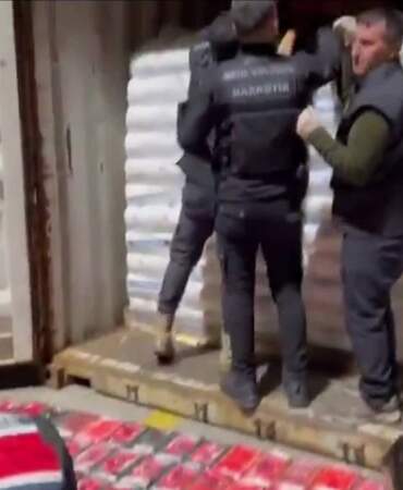 İstanbul’da  uyuşturucu operasyonu: 106 kilo kokain ele geçirildi
